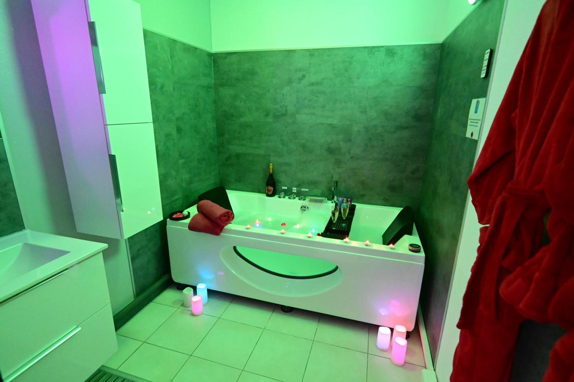 Love Room A Deux Pas De L'Ocean Avec Hammam, Sauna Et Bain A 2 :-) بيسكاروس المظهر الخارجي الصورة