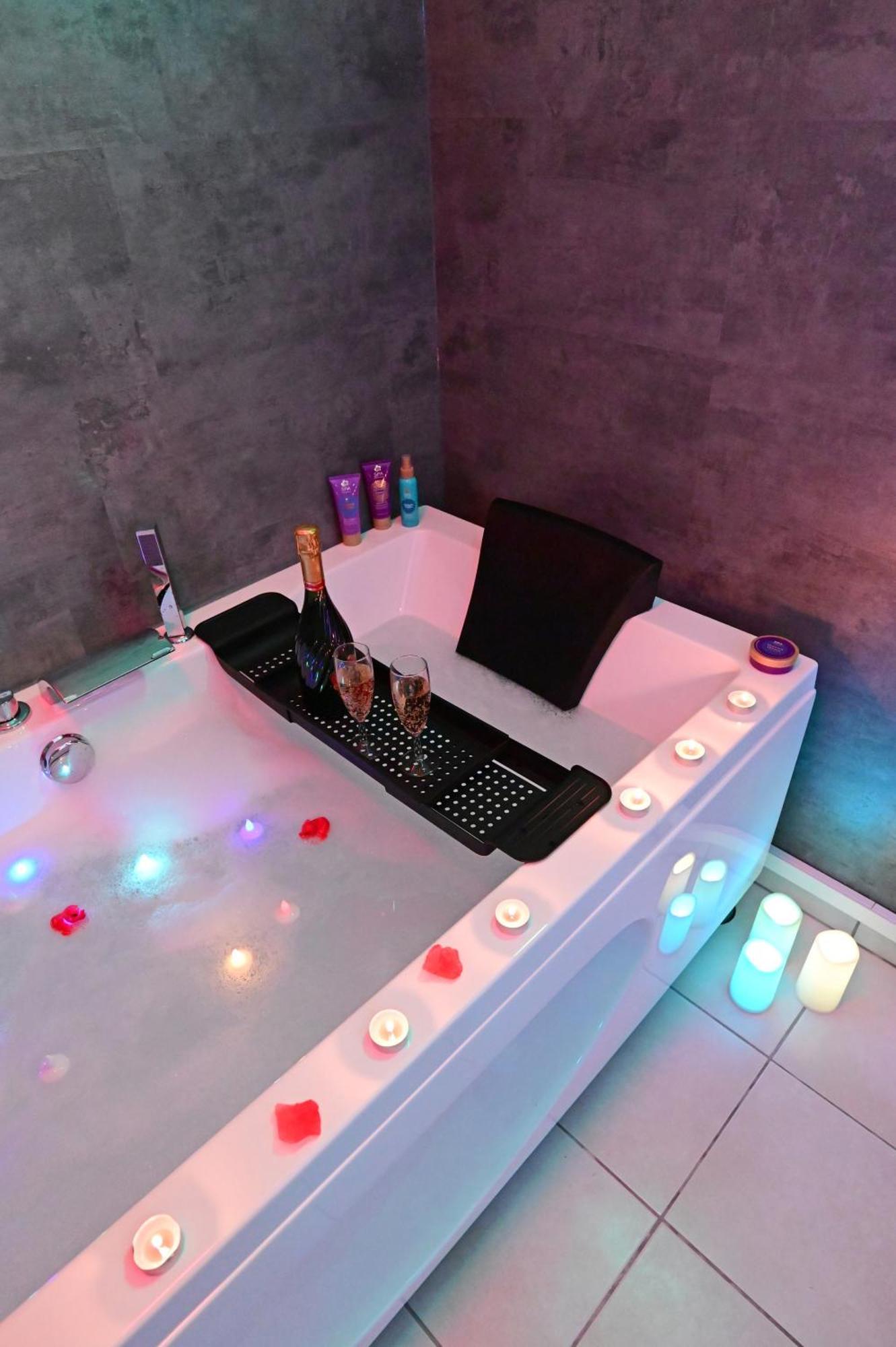 Love Room A Deux Pas De L'Ocean Avec Hammam, Sauna Et Bain A 2 :-) بيسكاروس المظهر الخارجي الصورة