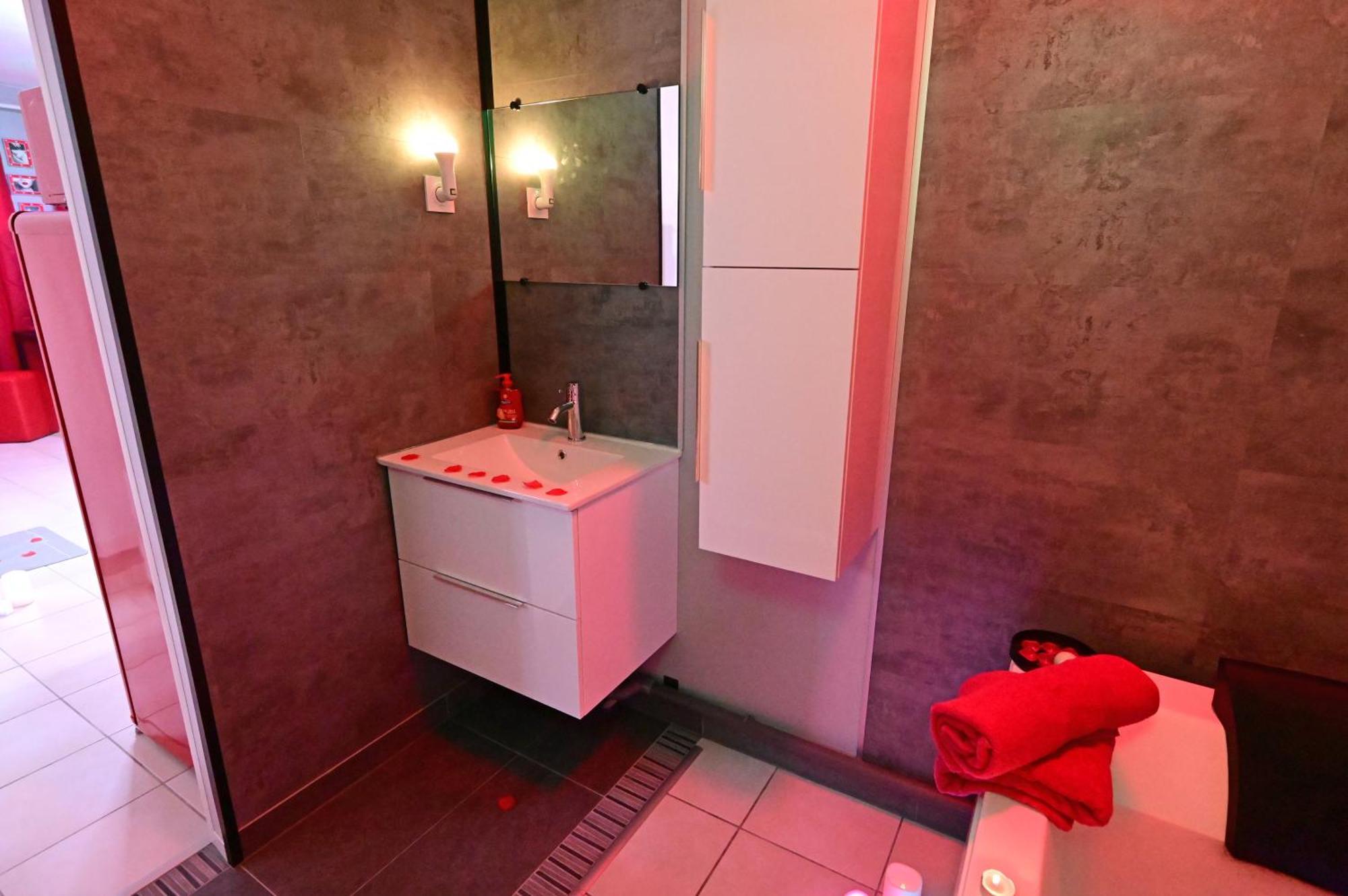 Love Room A Deux Pas De L'Ocean Avec Hammam, Sauna Et Bain A 2 :-) بيسكاروس المظهر الخارجي الصورة