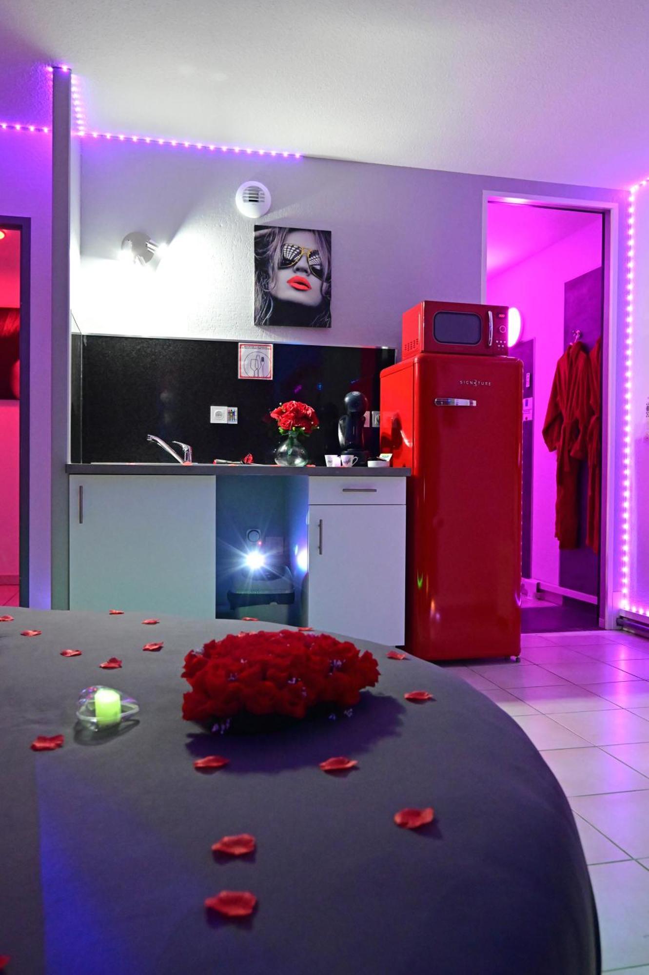 Love Room A Deux Pas De L'Ocean Avec Hammam, Sauna Et Bain A 2 :-) بيسكاروس المظهر الخارجي الصورة
