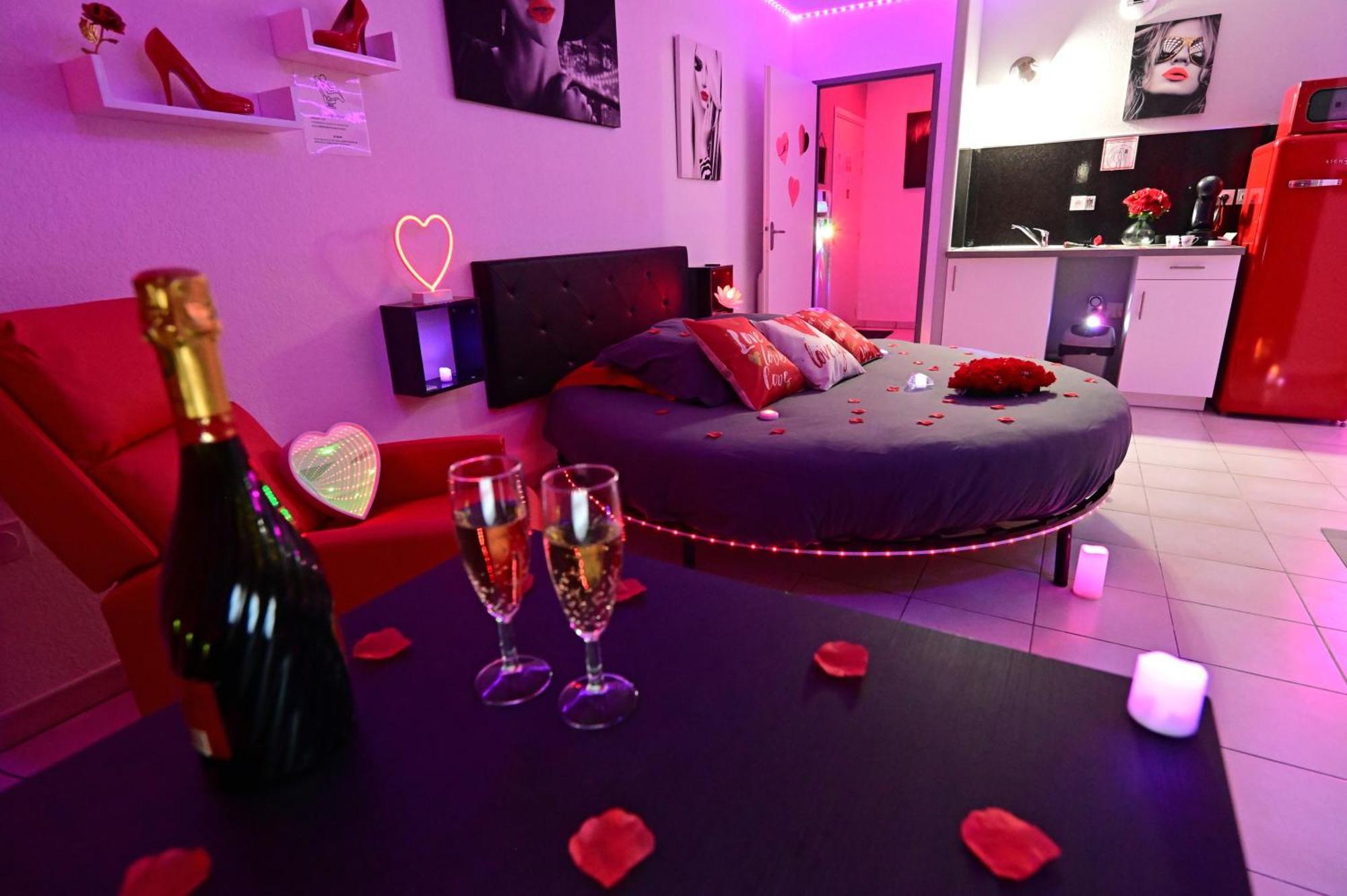 Love Room A Deux Pas De L'Ocean Avec Hammam, Sauna Et Bain A 2 :-) بيسكاروس المظهر الخارجي الصورة