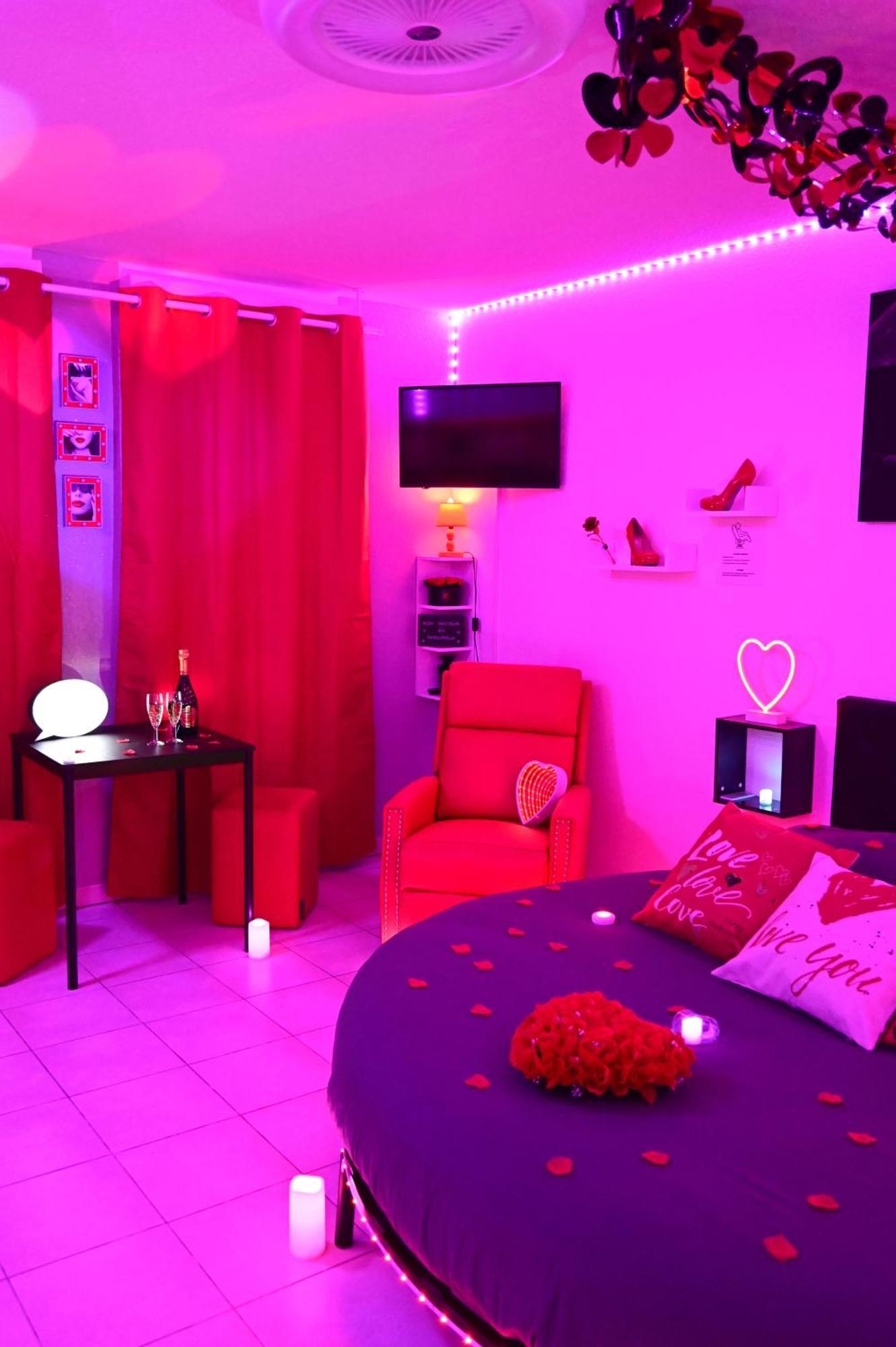 Love Room A Deux Pas De L'Ocean Avec Hammam, Sauna Et Bain A 2 :-) بيسكاروس المظهر الخارجي الصورة